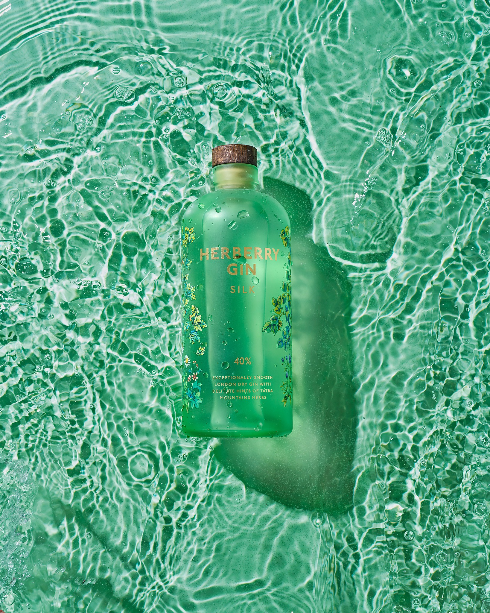 Not everything needs to be bold to leave an impression.

Herberry Gin Silk brings a softer side of the House of Herberry. Smooth, refined and quietly confident.

#herberryGin #HouseOfHerberry #PremiumGin #madeInSlovakia