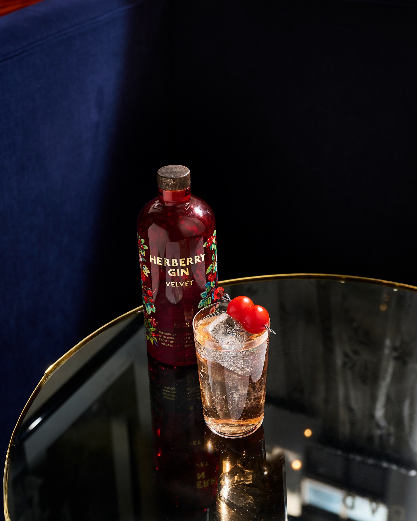 The garden, reimagined.
Red berries. Tomatoes. Herbs.
Not on a plate. In a glass.

Swipe for the recipe and discover the Red Sun - an unexpected taste of summer from the House of Herberry.

#herberryGin #HouseOfHerberry #PremiumGin #cocktail