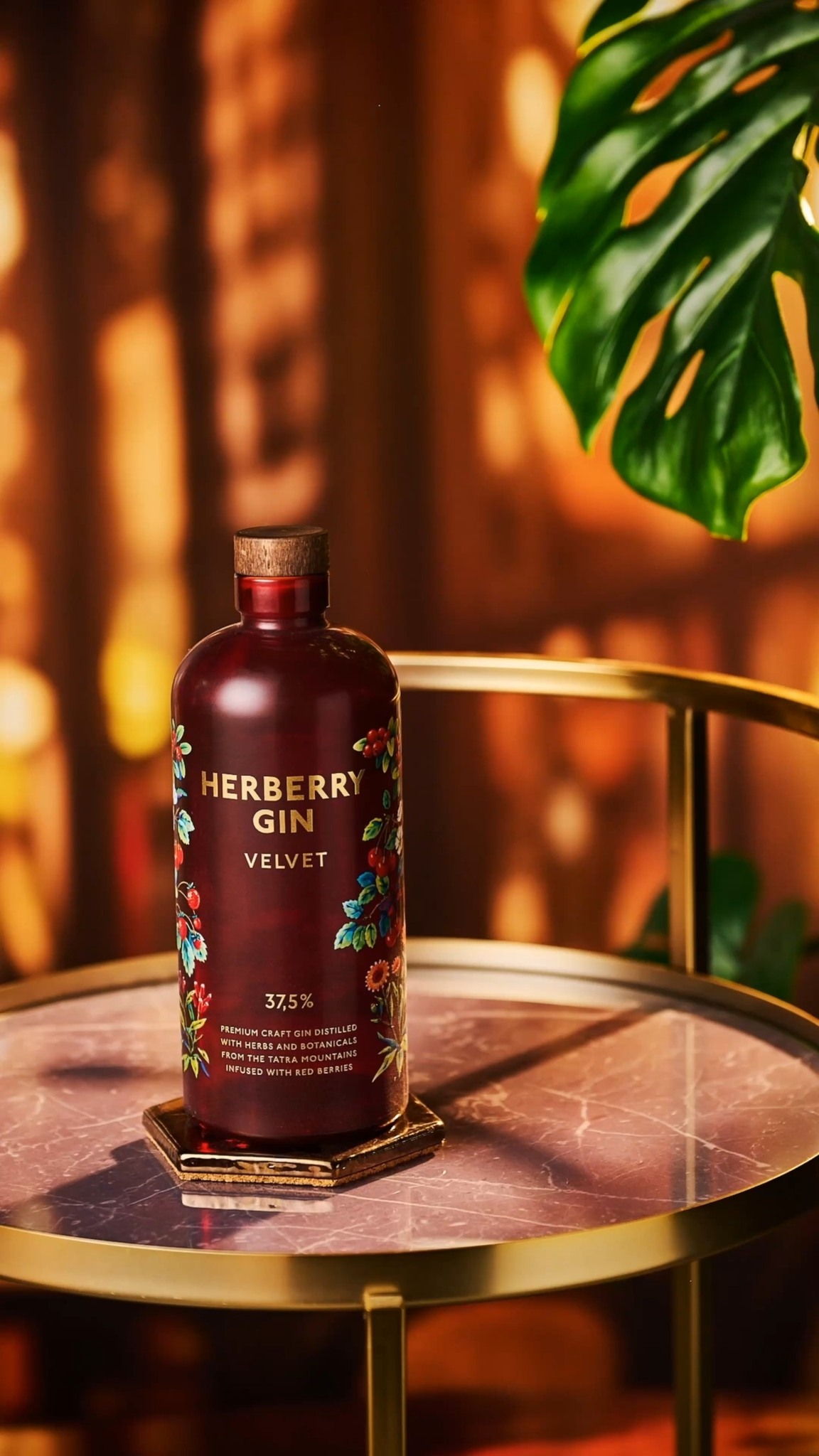 Some evenings call for a touch of red berries.
Some for silky smoothness.
Others deserve bold botanicals.

Whatever your mood is, there's a place for you in the House of Herberry 🌿👑